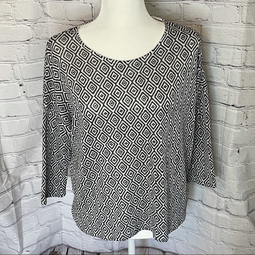 🛍 3/$20 Anthro Akemi + Kin Diamond Sweater Sz LG
